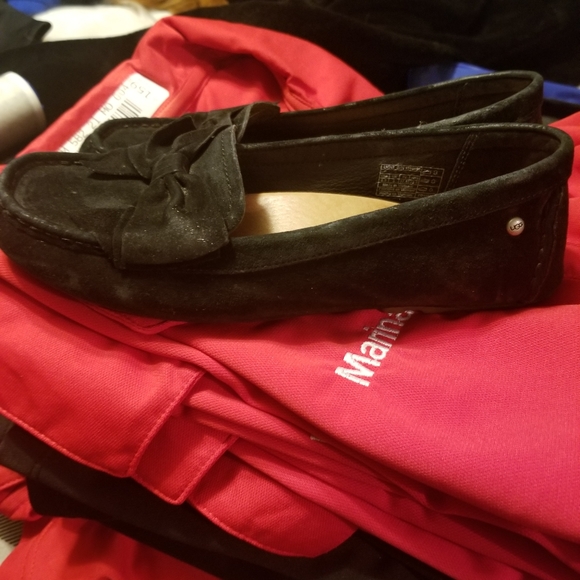 Ugg flats - Picture 2 of 3